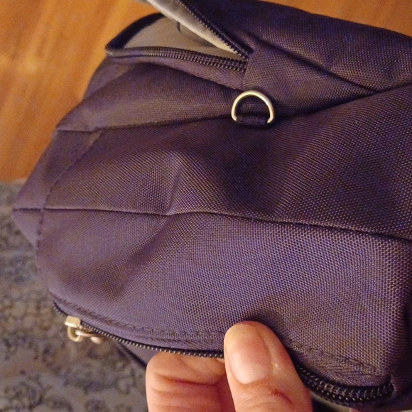 Brand New WOT Deep Purple Travelon Crossbody Purse with Adjustable Strapes - Picture 7 of 7